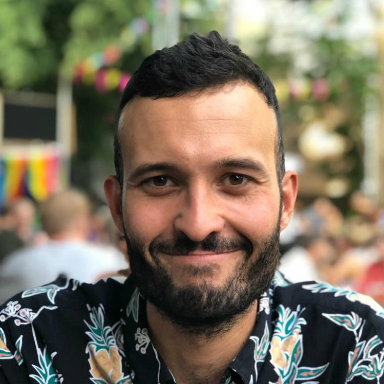 汤姆克拉克，员工作家