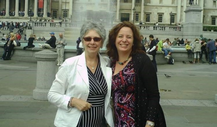 在Covid-19期间在家里照顾妈妈