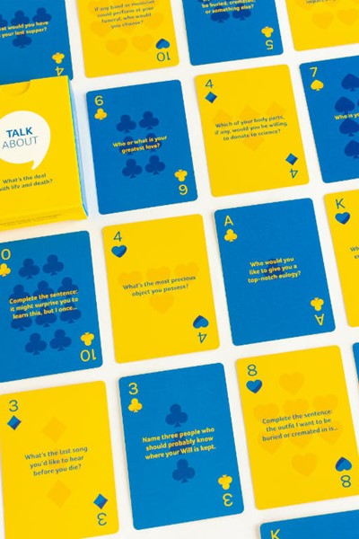 打牌以引发有意义的对话